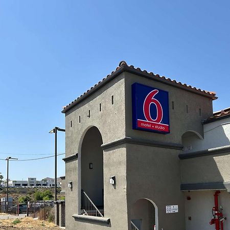 Motel 6 Lake Elsinore, Ca Bagian luar foto