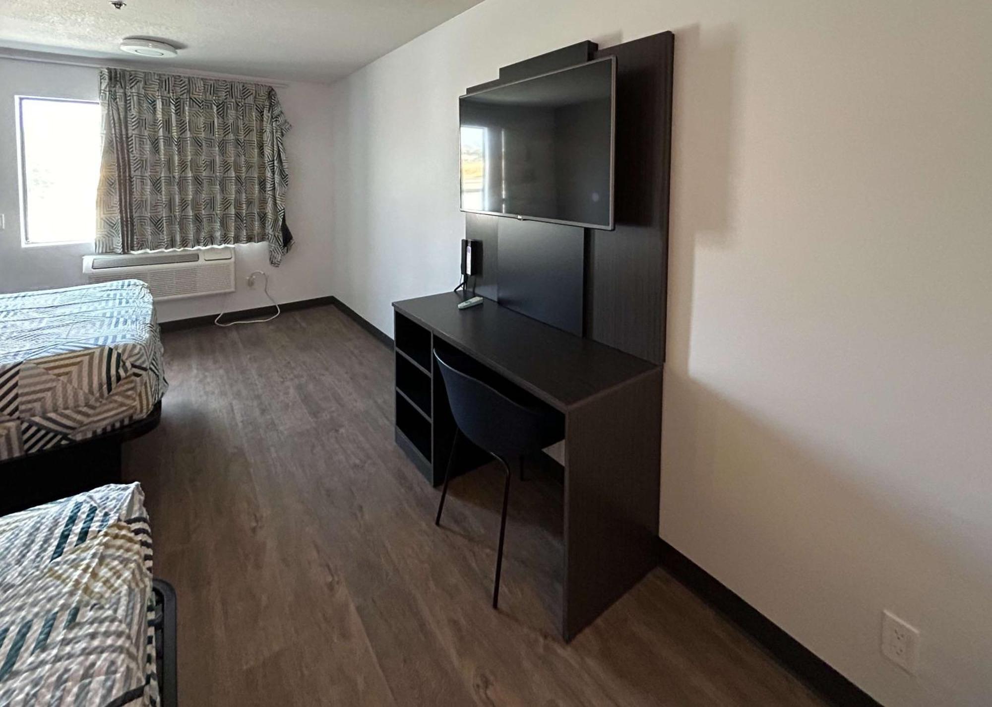 Motel 6 Lake Elsinore, Ca Bagian luar foto