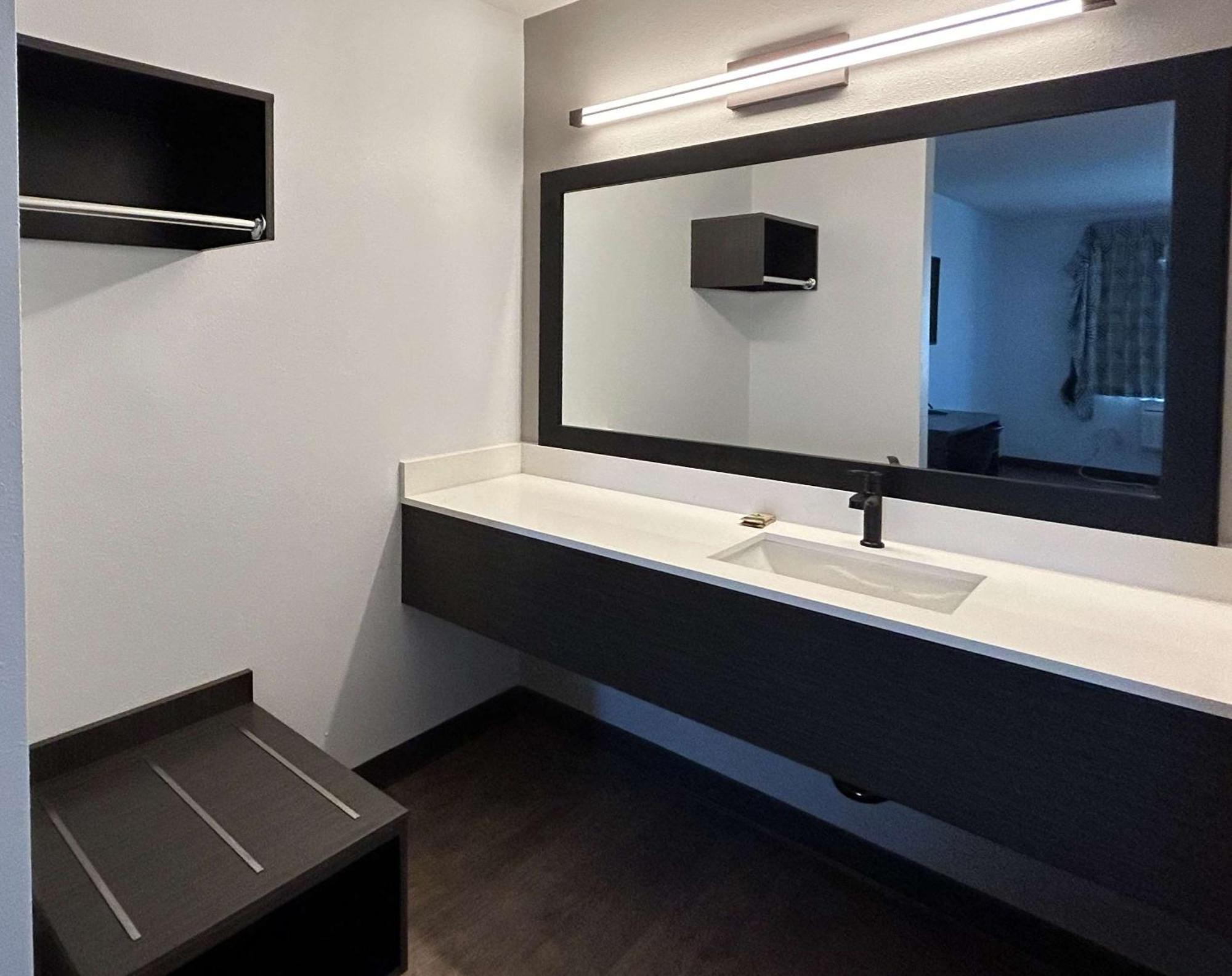 Motel 6 Lake Elsinore, Ca Bagian luar foto